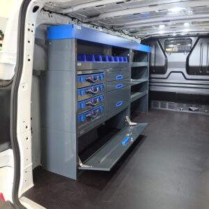 Ford Transit Custom 230 cm pakettiauton hyllykkö laatikostolla ja salkuilla