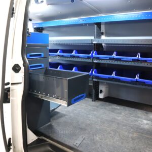 Volkswagen Transporter päädystä aukeava hyllykkö laatikosto 127 cm