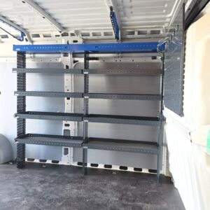 200 cm korkea pakettiauton hyllykkö Fiat Ducaton pitkällä sivulla