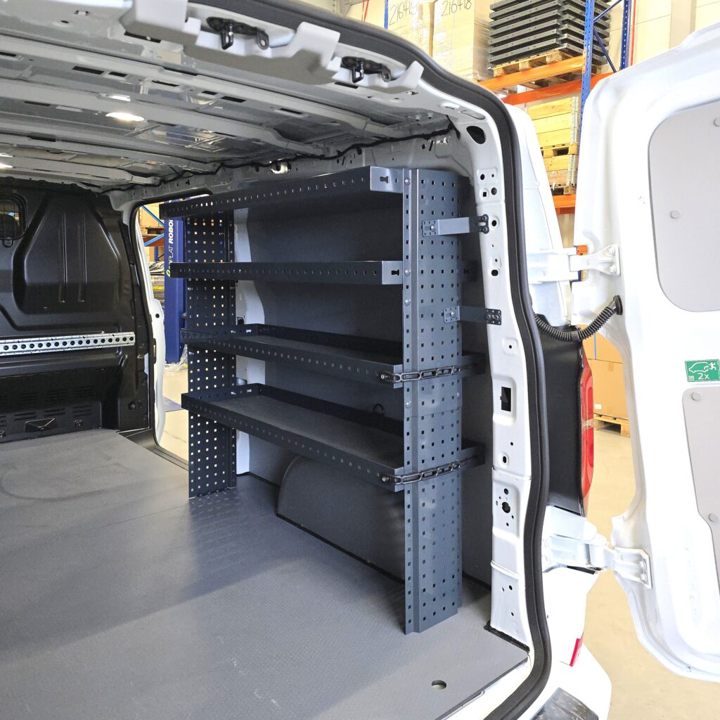 Volkswagen Transporter T7 pakettiauton hylly 130 cm