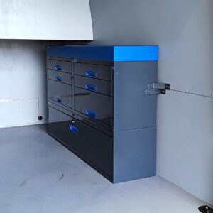 M-B sprinter retkeilyauto hyllyt2