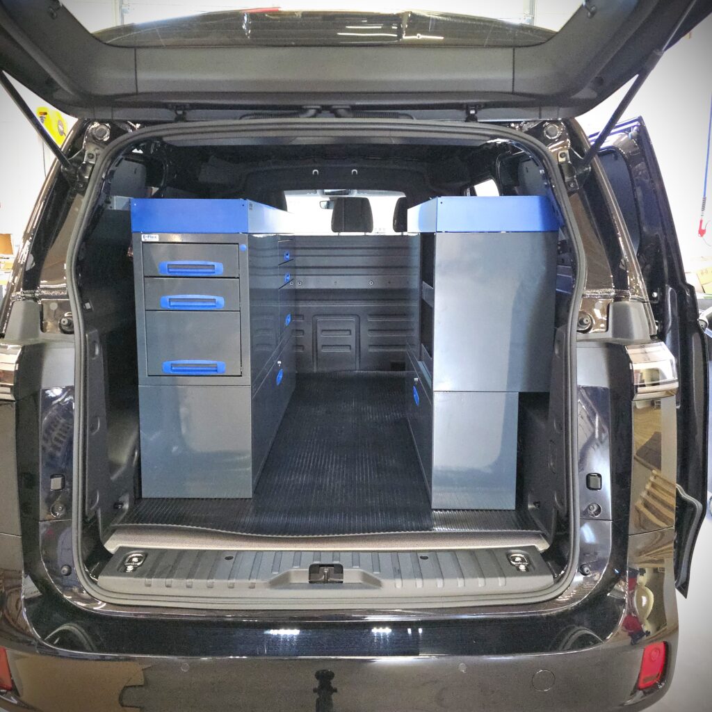 Volkswagen ID Buzz pakettiauton hyllykkö vetolaatikoilla E Flex 152 cm