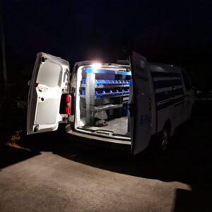 LED-sisävalaistus Peugeot Expertiin, Citroën Jumpyyn, Opel Vivaroon, Toyota Proaceen ja Fiat Scudoon
