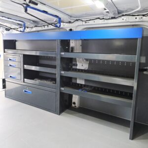 230 cm pakettiauton hyllykkö laatikosto avohyllyillä korkeus 120 cm Volkswagen Transporter T7