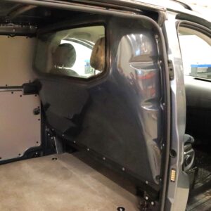 M-B vito mukavuusväliseinä