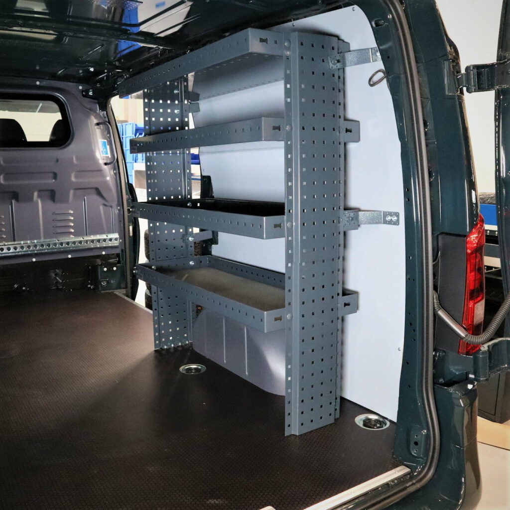 100 cm pakettiauton hylly Mercedes-Benz Vito keskipitkän oikealla sivuseinällä
