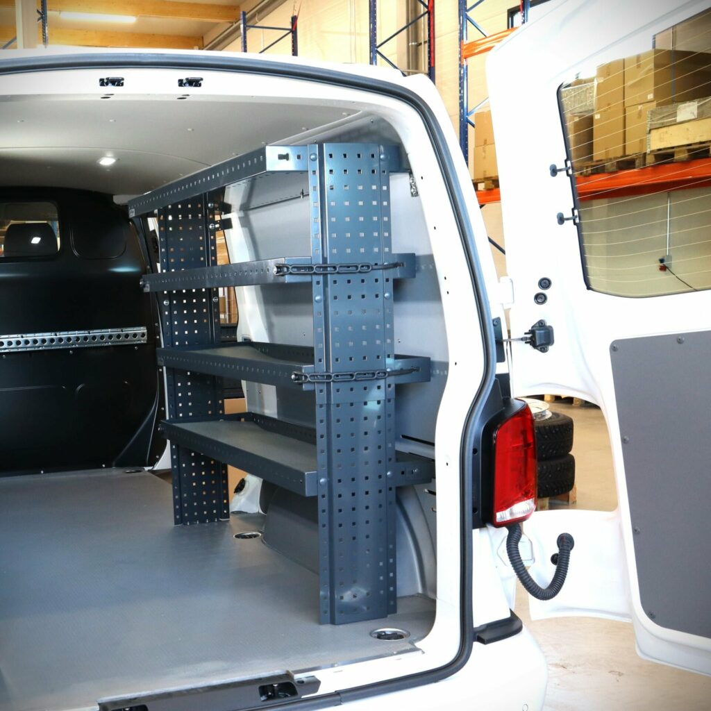 E-Flex 130 cm pakettiauton hylly volkswagen transporterissa