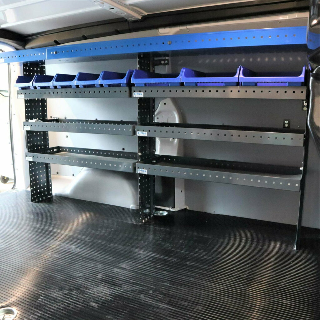 Opel Vivaro E-flex pakettiauton hyllyt