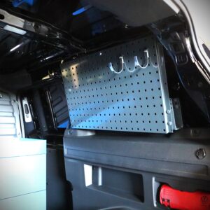 Työkalutaulu pakettiauton volkswagen id buzz oikealle sivuseinällä