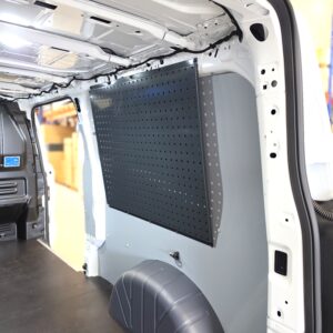Työkalutaulu Ford Transit Custom oikean puolen sivuseinällä
