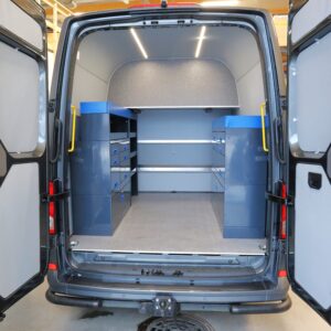 MAN retkeilyauto hyllyt