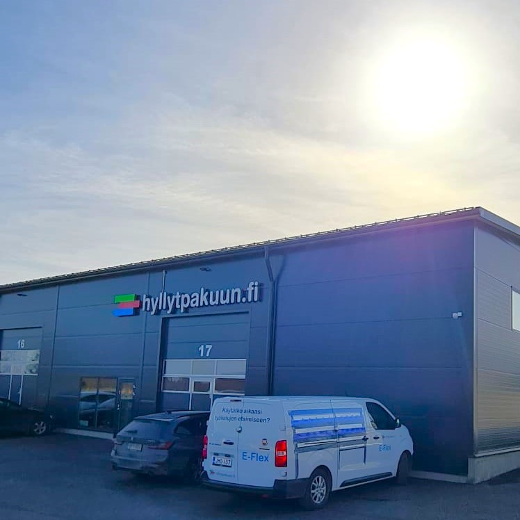 hyllytpakuun-halli