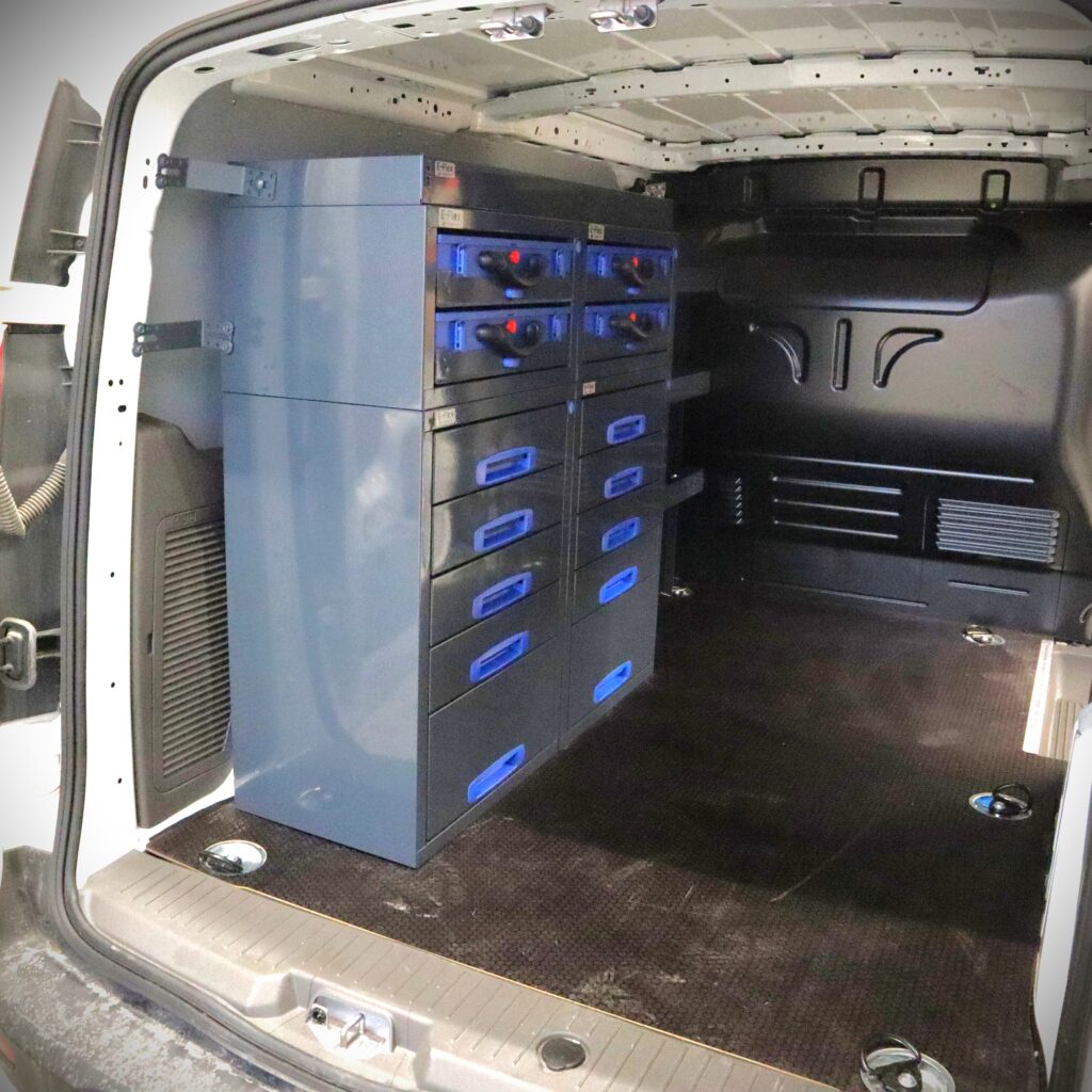 Ford Connect hyllyt