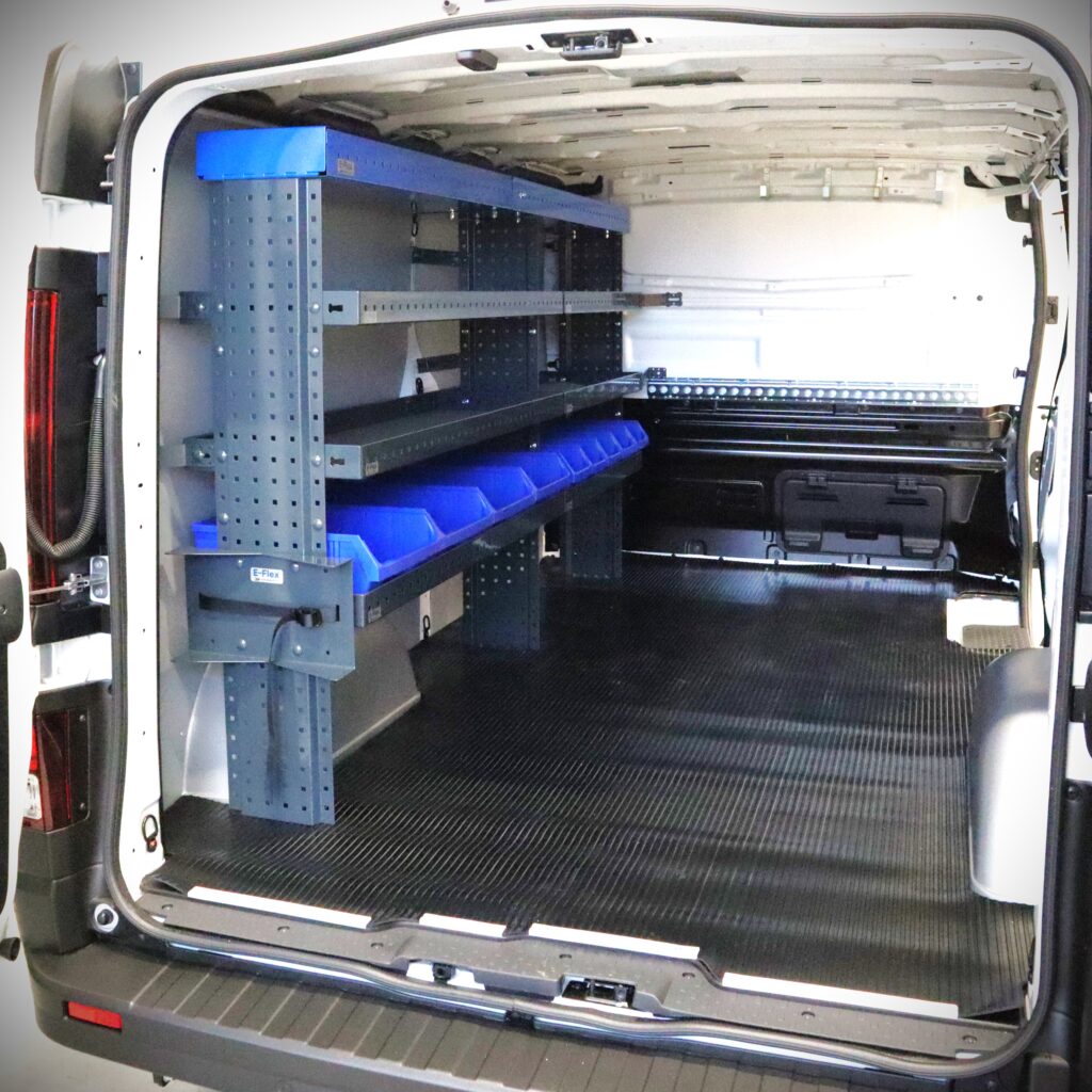 renault trafic pakettiauton hylly