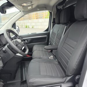 Toyota Proace istuinsuojat etuistuimiin asennettuna – sopivat myös Opel Vivaro, Peugeot Expert, Citroën Jumpy ja Fiat Scudo