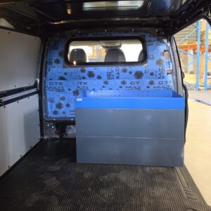 1014 mm pitkä vetolaatikosto Mercedes-Benz Vito pakettiautossa
