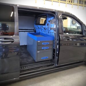 1014 mm pitkä vetolaatikosto Mercedes-Benz Vito pakettiautossa
