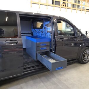 1014 mm pitkä vetolaatikosto Mercedes-Benz Vito pakettiautossa